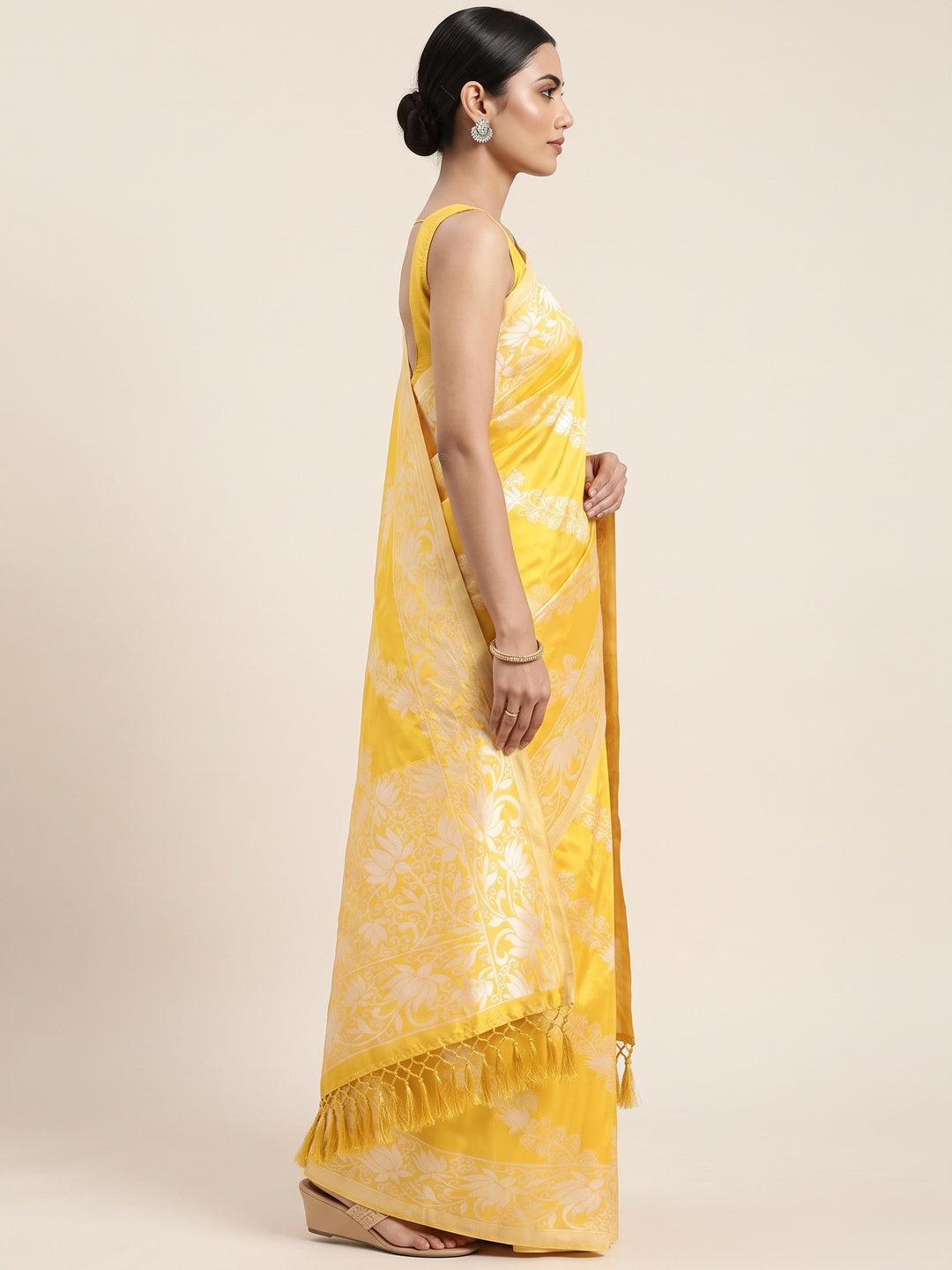 Radiant Yellow Woven Silk Saree with Floral Accents - Image 3