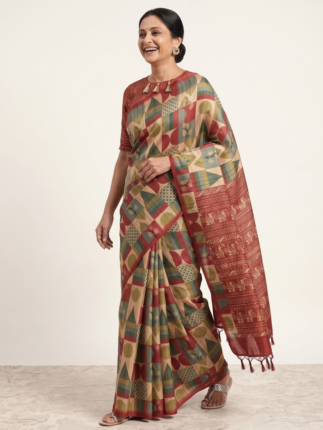 Beige Geometric Printed Tussar Silk Blend Festive Saree with Elegant Textured Finish - Image 4