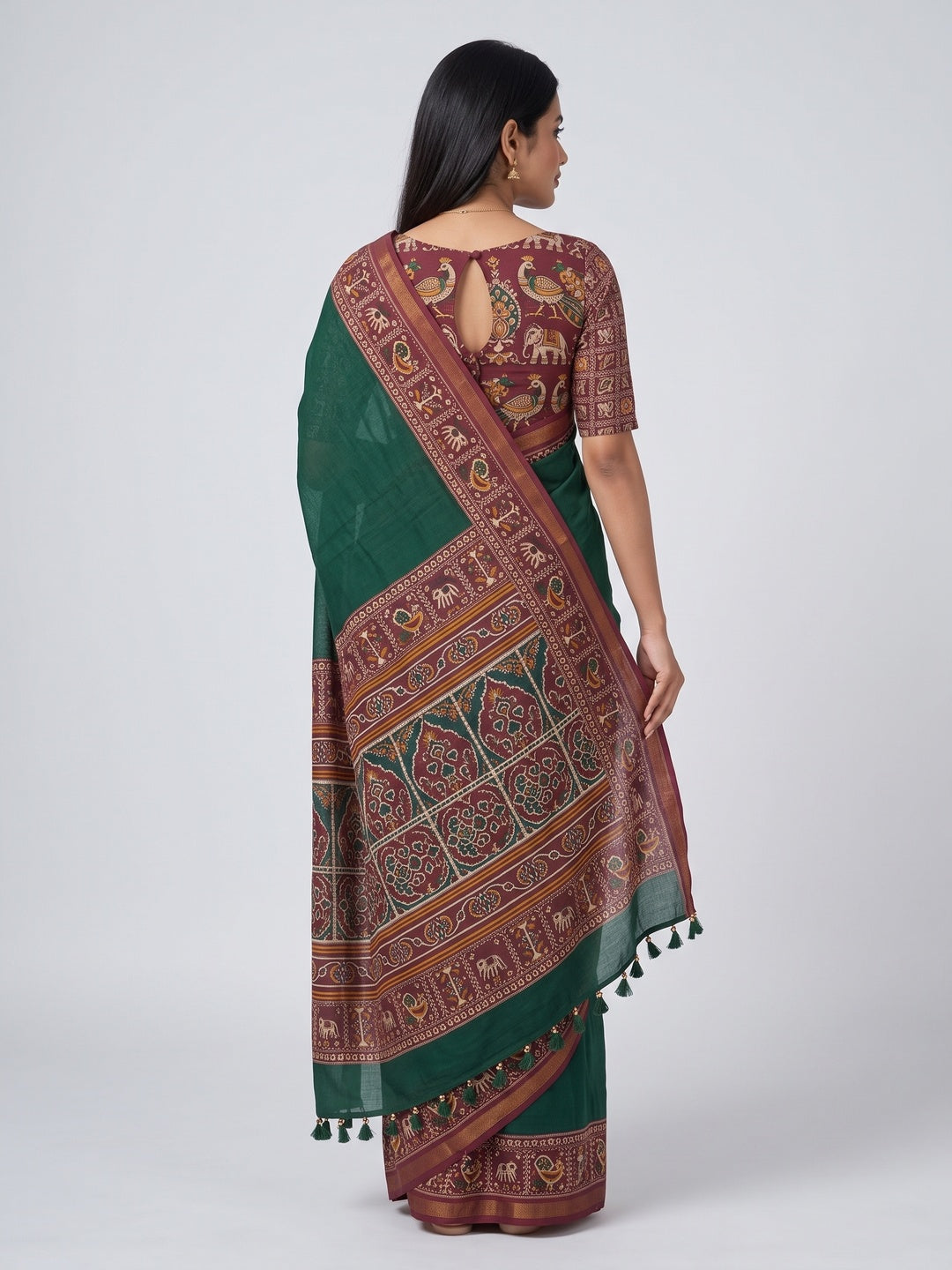 Elegant Green Mulmul Cotton Saree with Traditional Printed Border - Image 8