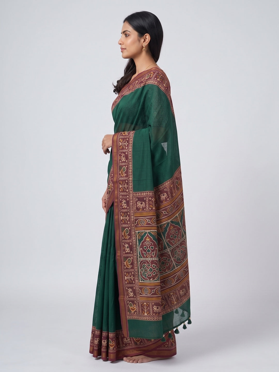 Elegant Green Mulmul Cotton Saree with Traditional Printed Border - Image 11