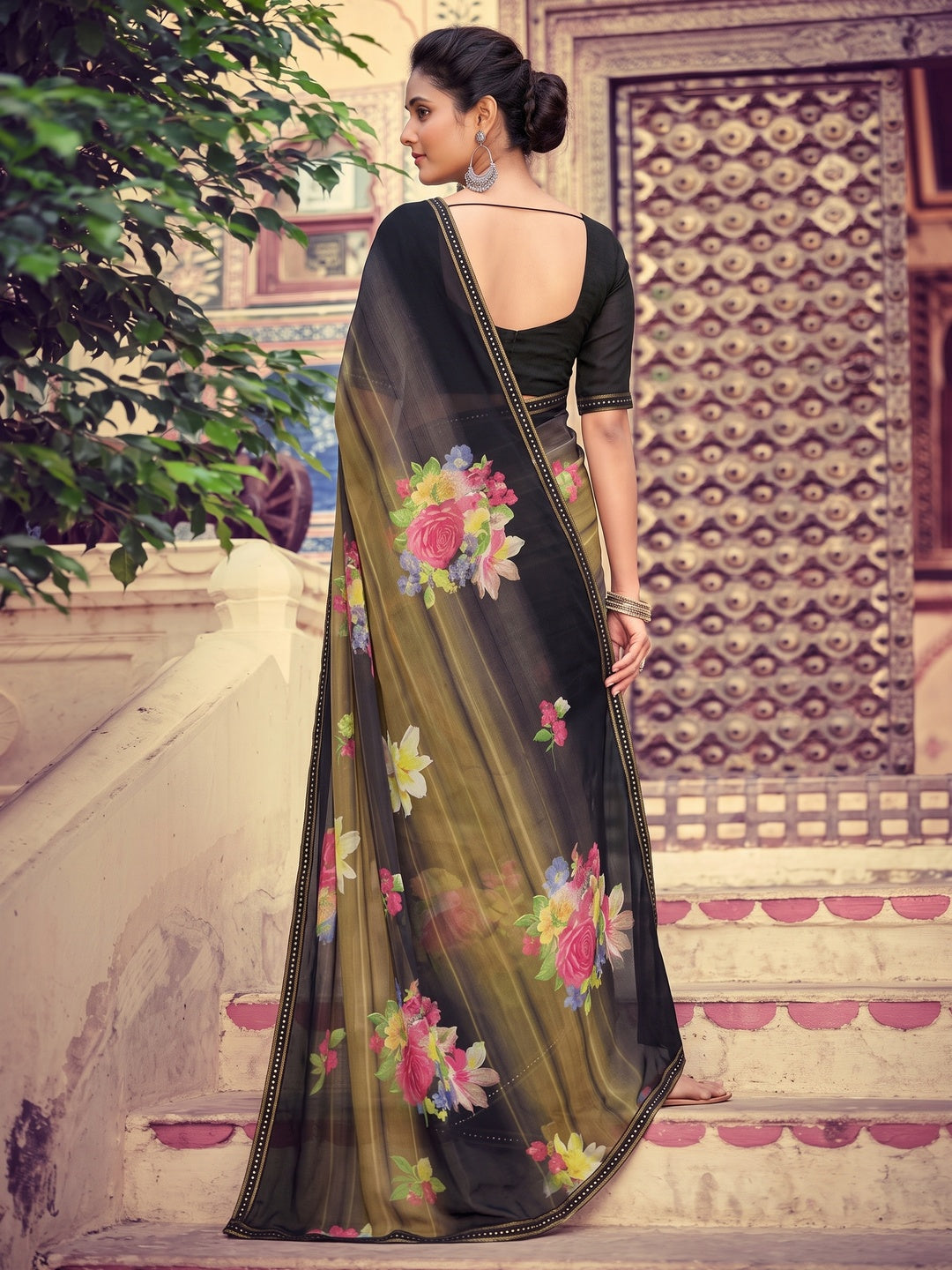 Black-Green Casual Wear Floral Printed Chiffon Saree With Fancy Blouse - Image 2