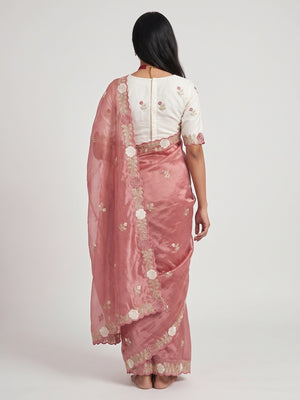 Rose Pink Lightweight Georgette Crush Saree Adorned with Delicate Floral Embroidery - Image 2