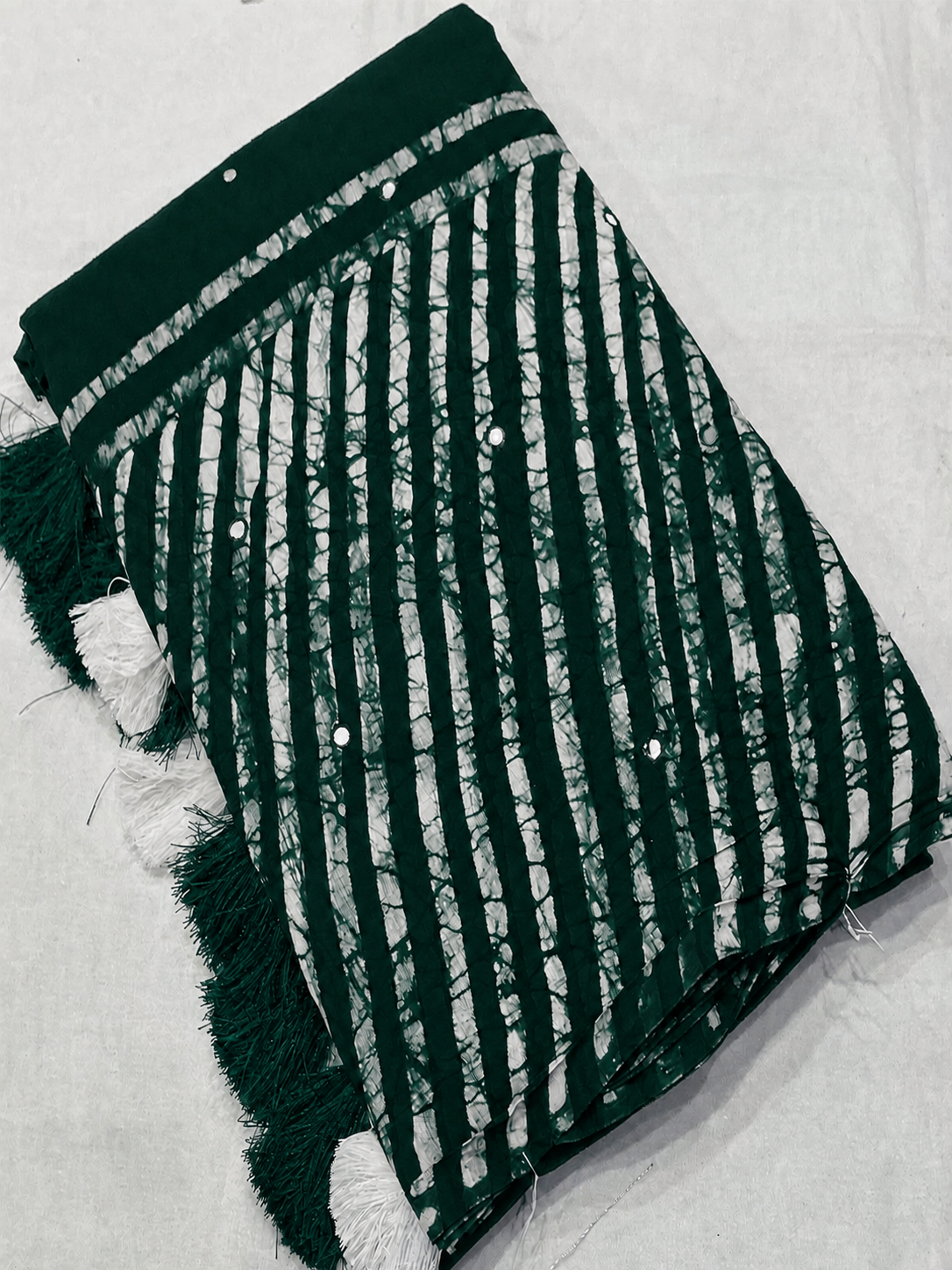 Peachmode Deep Bottle Green Mul Cotton Mirror Work Saree - Image 3