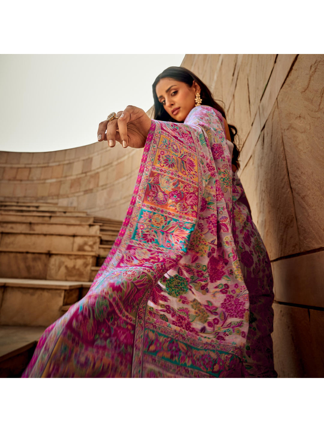 Cream Floral Woven Pure Cotton Saree - Image 4