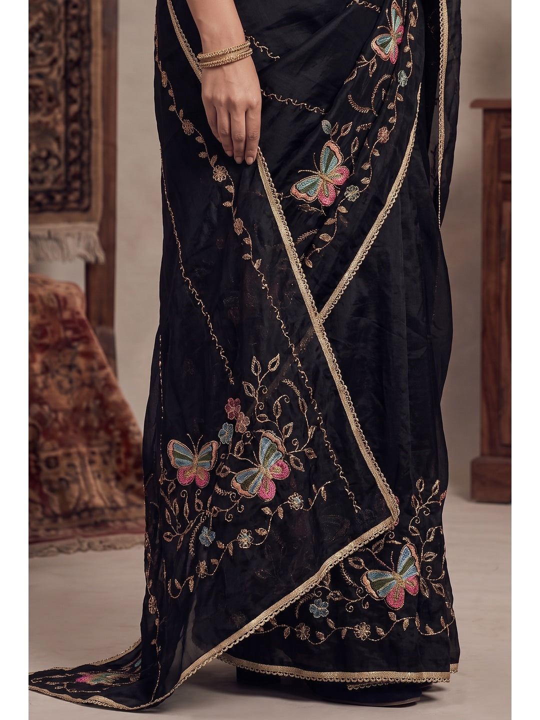 Peachmode Black Floral Embroidered Star Georgette Saree - Image 3