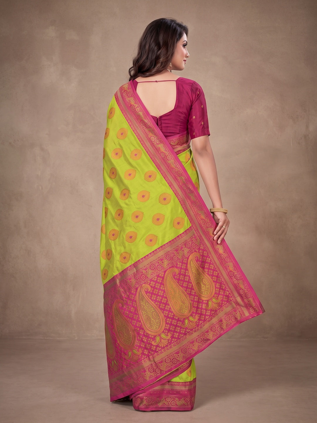Peachmode Lime Green Classima Pure Silk Woven Saree - Image 5