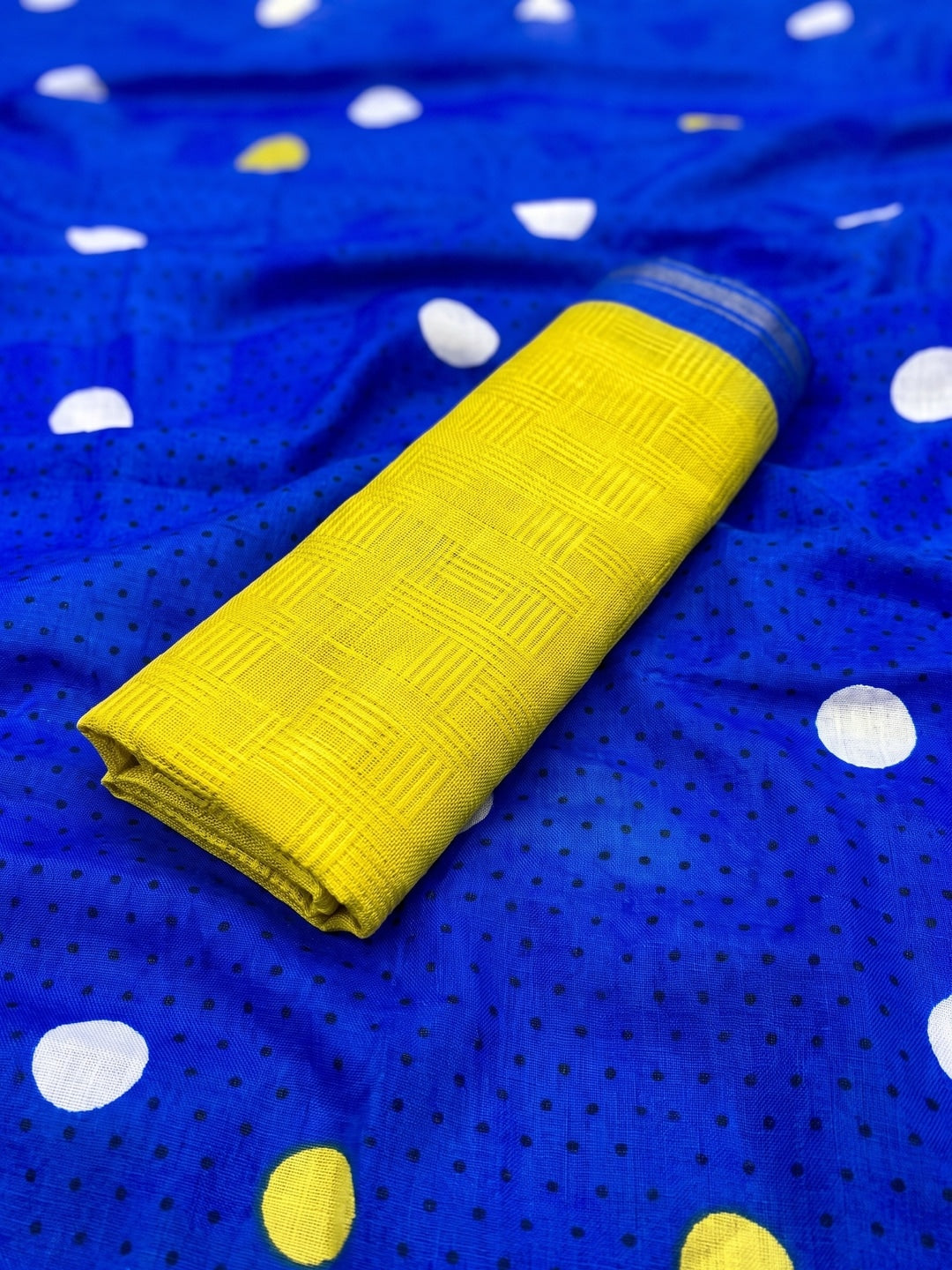 Peachmode Blue Polka Dot Mul Cotton Saree with Blouse - Image 5
