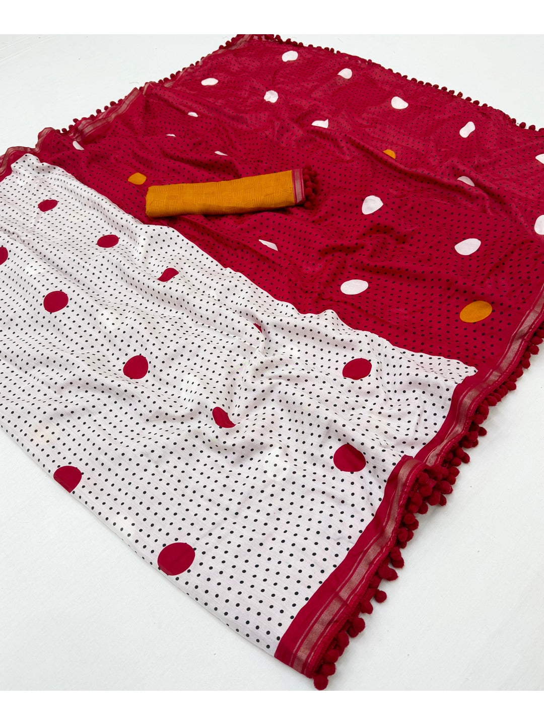 Peachmode Red Polka Dot Mul Cotton Saree with Blouse - Image 4
