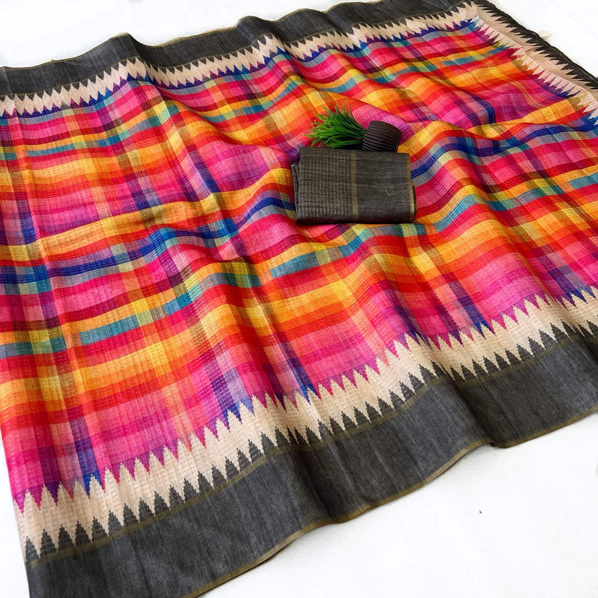 Peachmode Grey Checked Tussar Silk Saree - Image 3