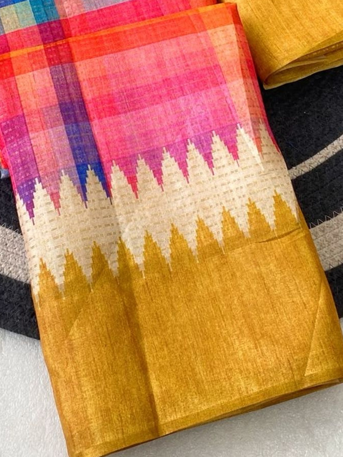Peachmode Mustard Checked Tussar Silk Saree - Image 4