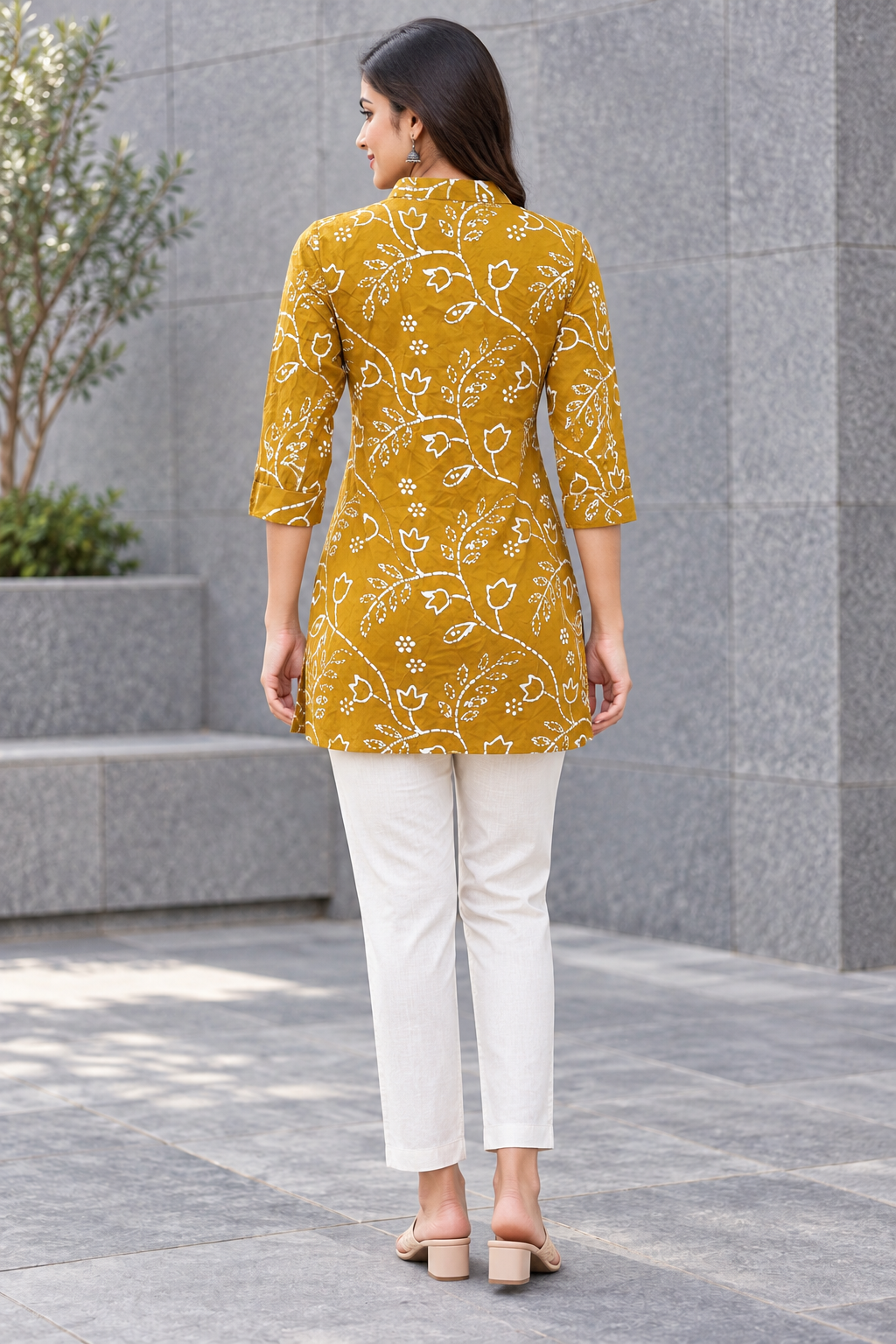Peachmode Yellow Rayon Floral Buttoned Top - Image 4