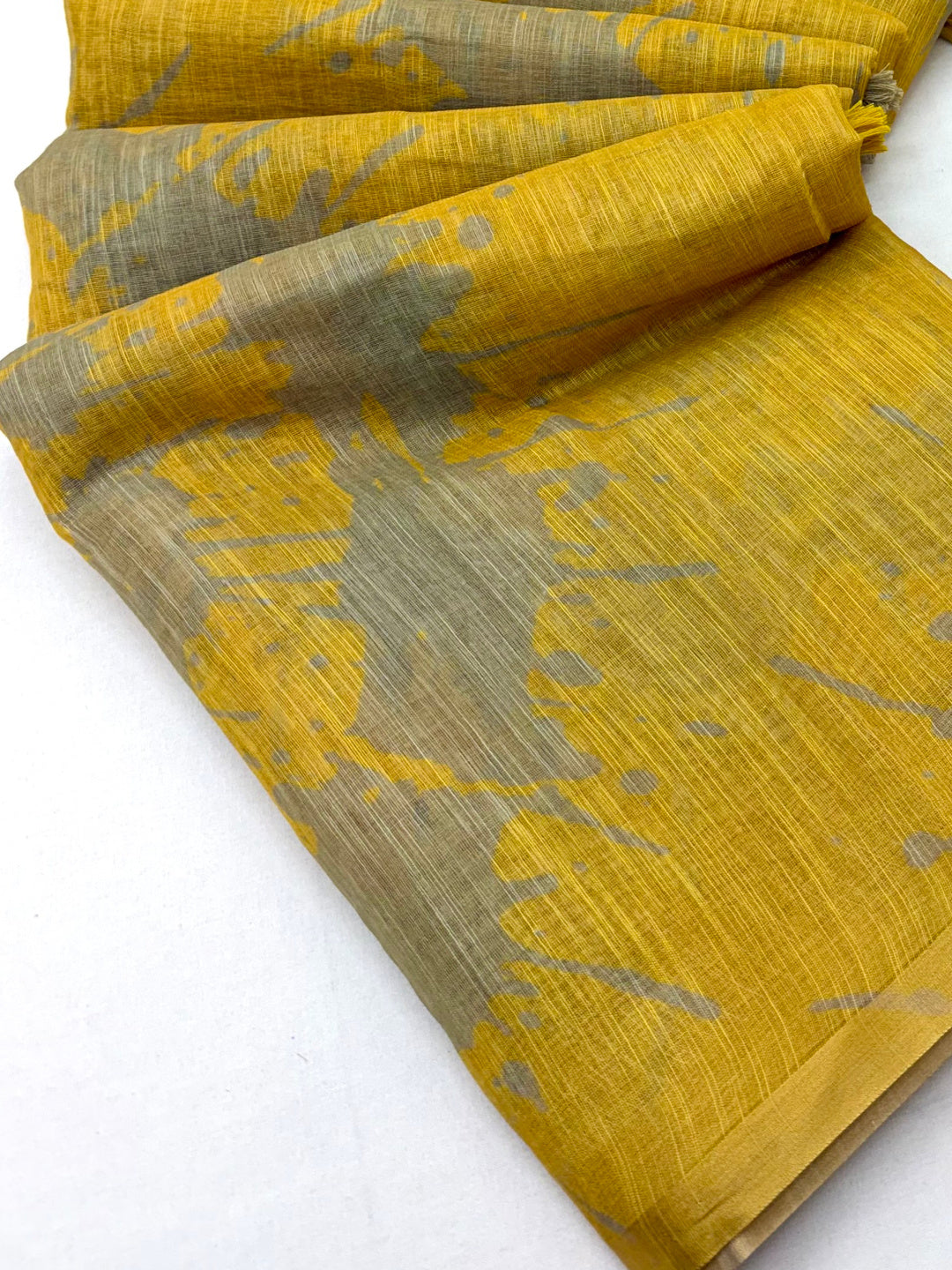 Peachmode Mustard Linen Tie-Dye Printed Saree - Image 4