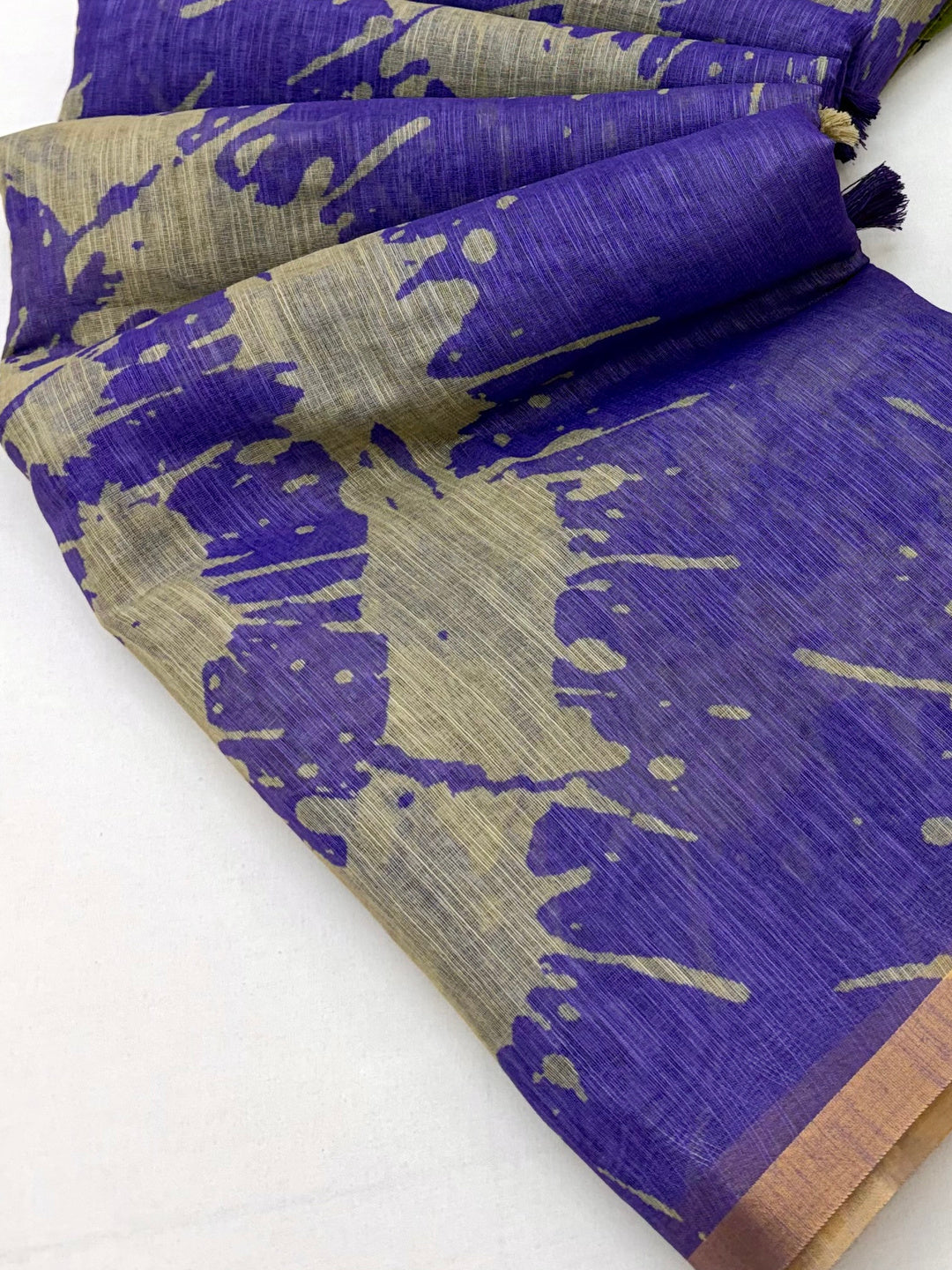 Peachmode Purple Linen Tie-Dye Printed Saree - Image 4