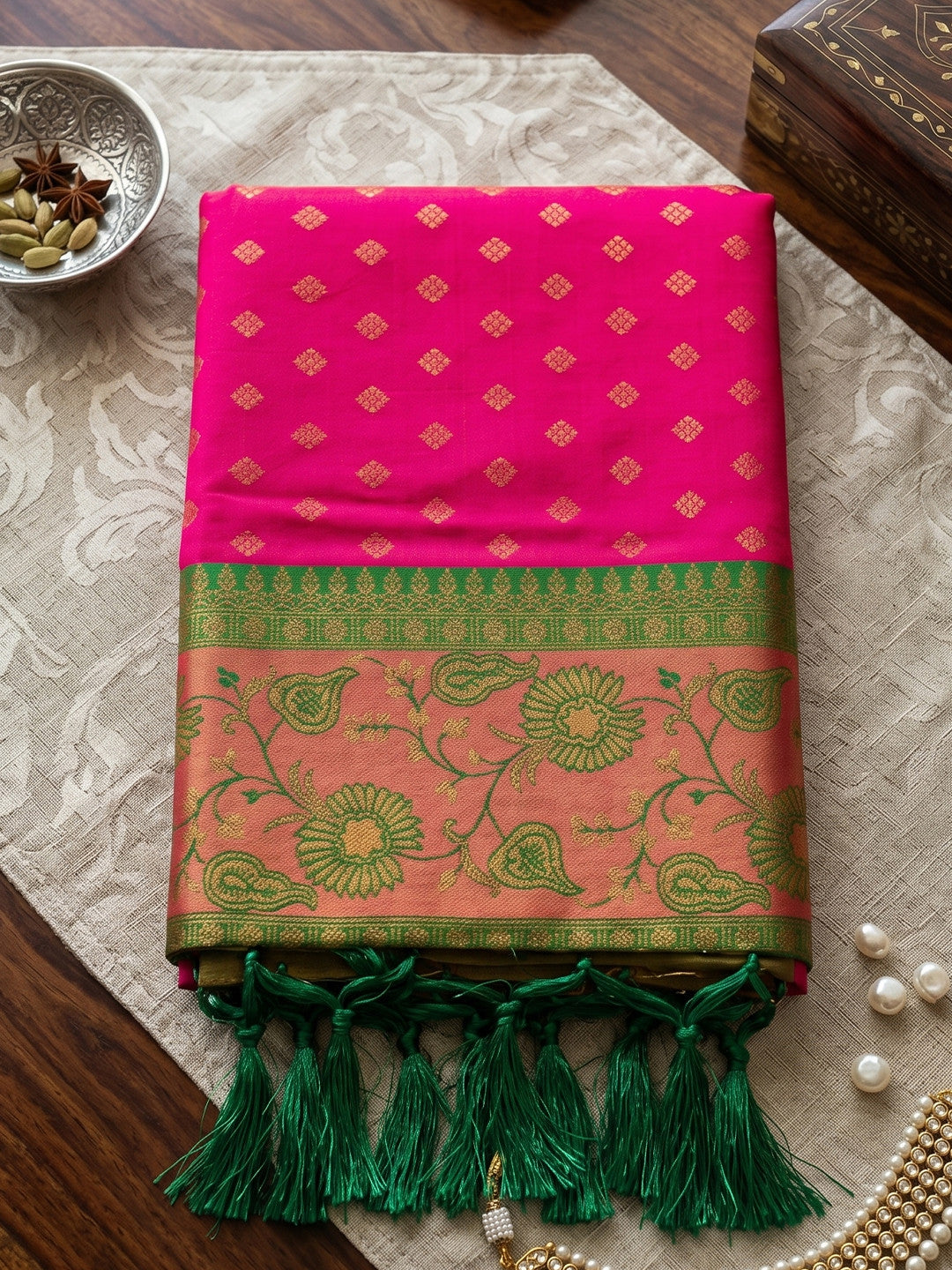 Peachmode Dark Pink Silk Blend Woven Saree - Image 4