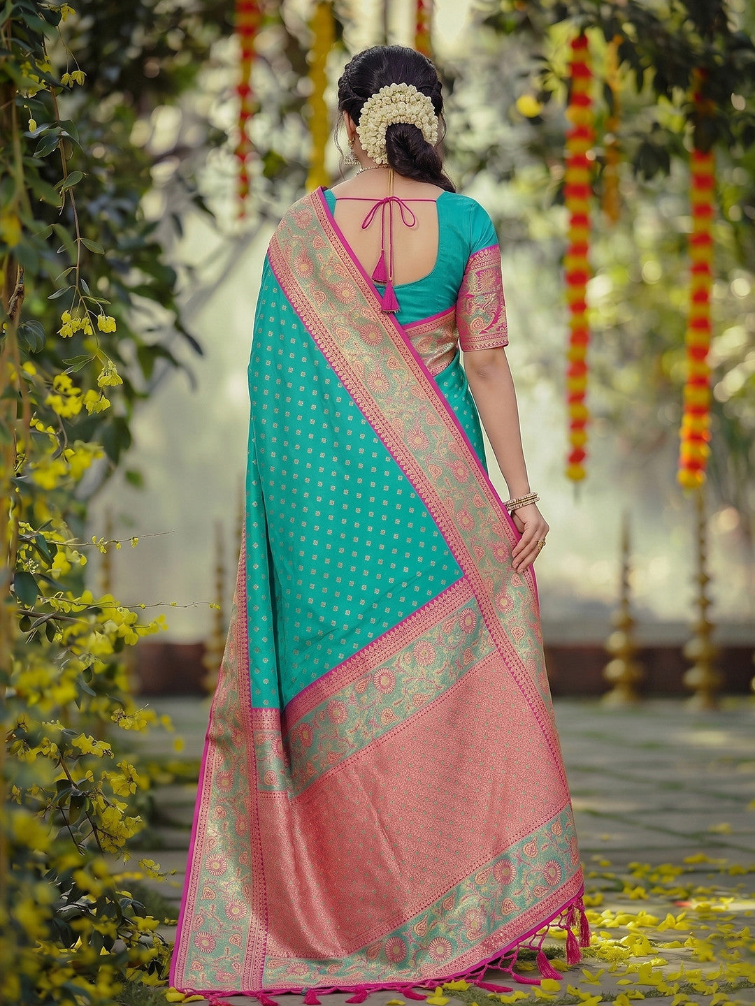 Peachmode Sea Green Silk Blend Woven Saree - Image 3