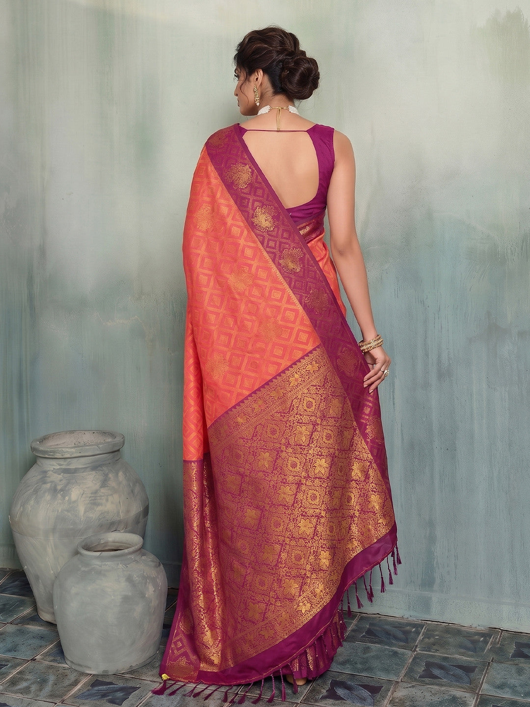 Peachmode Magenta Silk Blend Woven Saree - Image 2