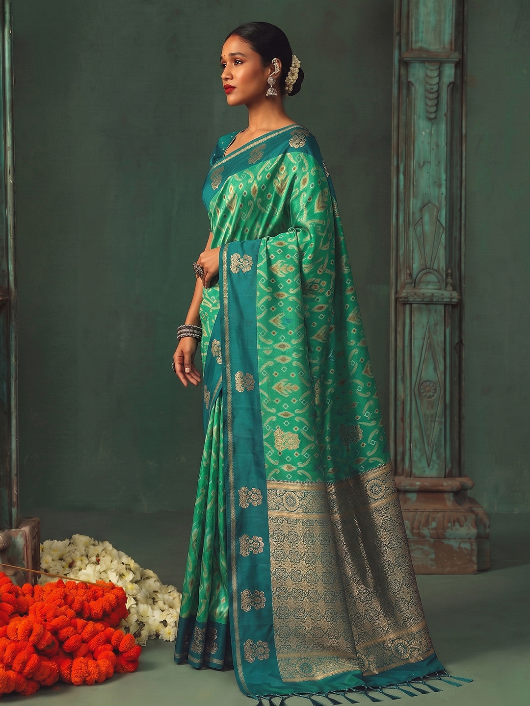 Peachmode Rama Silk Blend Woven Saree - Image 3