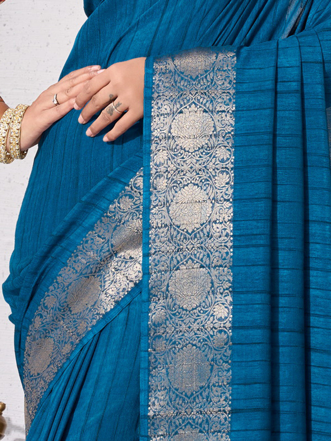 Peachmode Blue Chiffon Foil Border Saree - Image 4