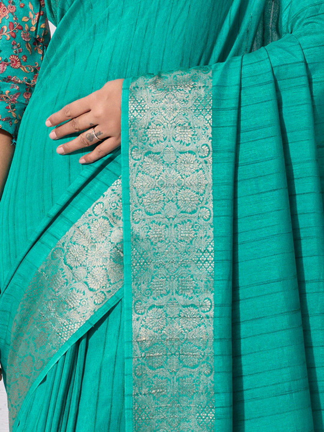 Peachmode Turquoise Chiffon Foil Border Saree - Image 4
