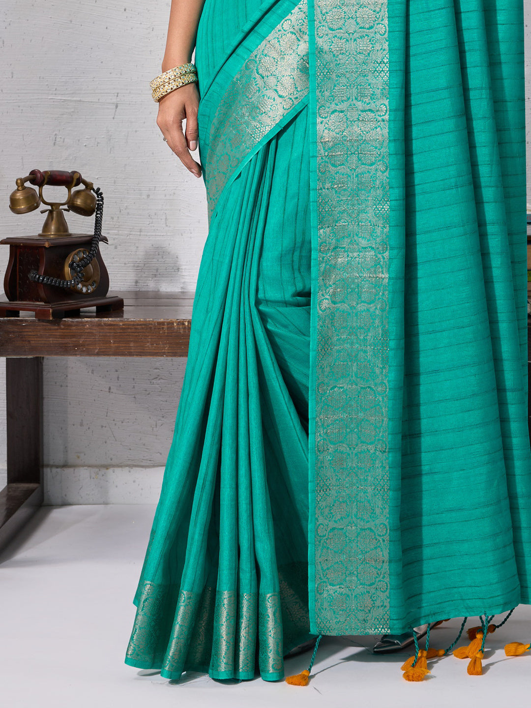 Peachmode Turquoise Chiffon Foil Border Saree - Image 5