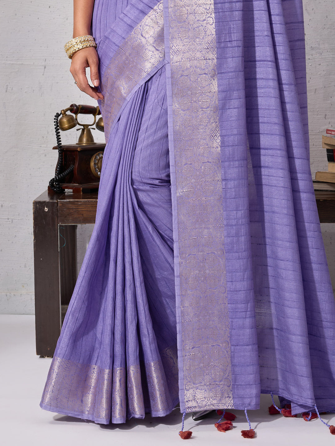 Peachmode Lavender Chiffon Foil Border Saree - Image 5