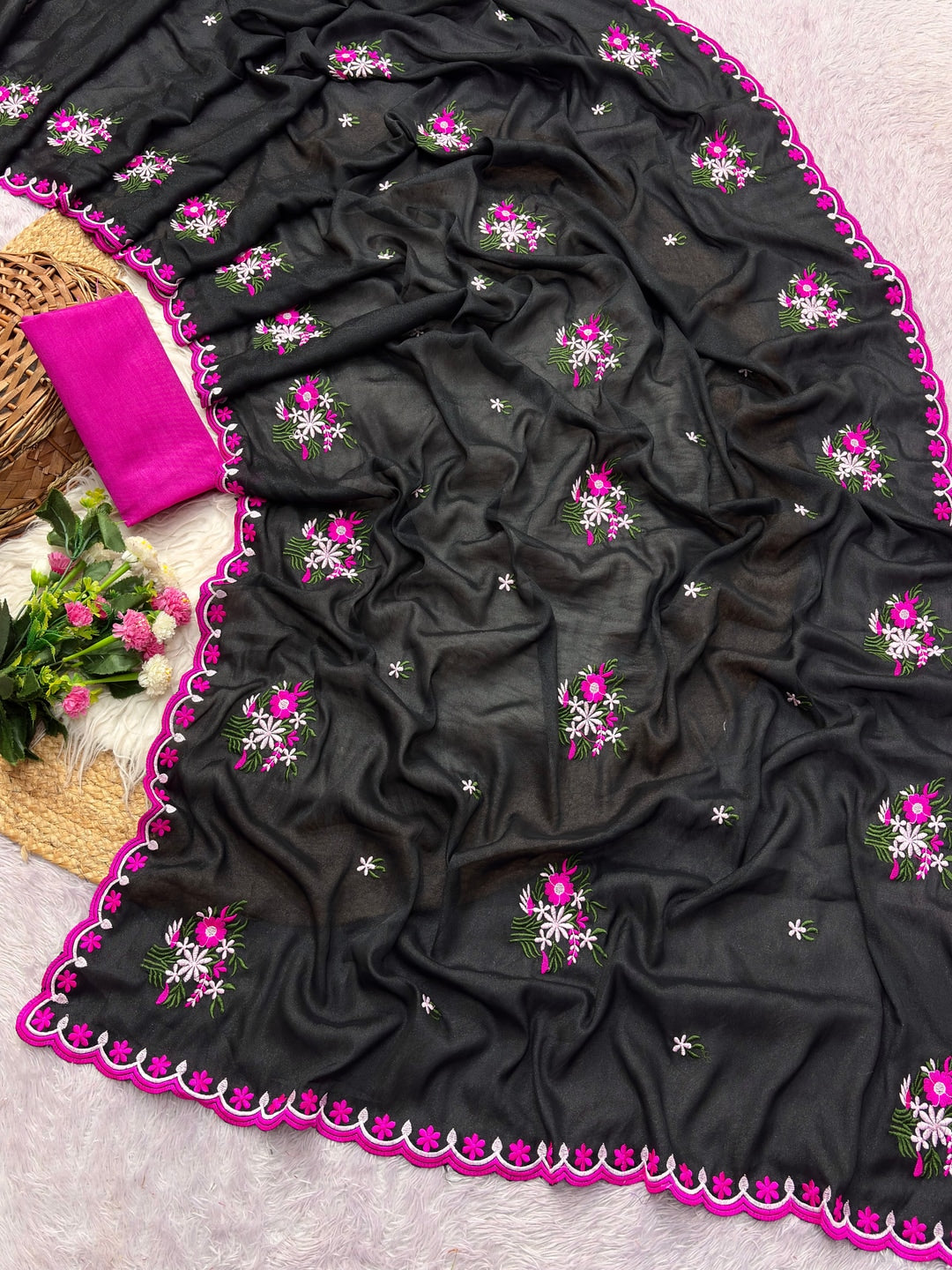 Peachmode Black Floral Embroidered Star Georgette Saree - Image 5