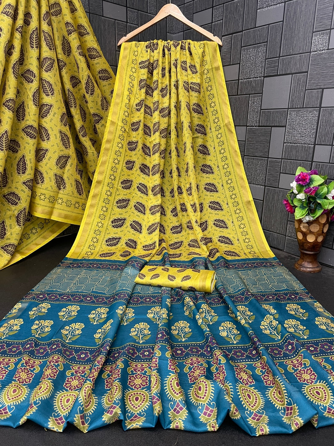 Peachmode Yellow Ajrak Printed Mul Cotton Saree - Image 3