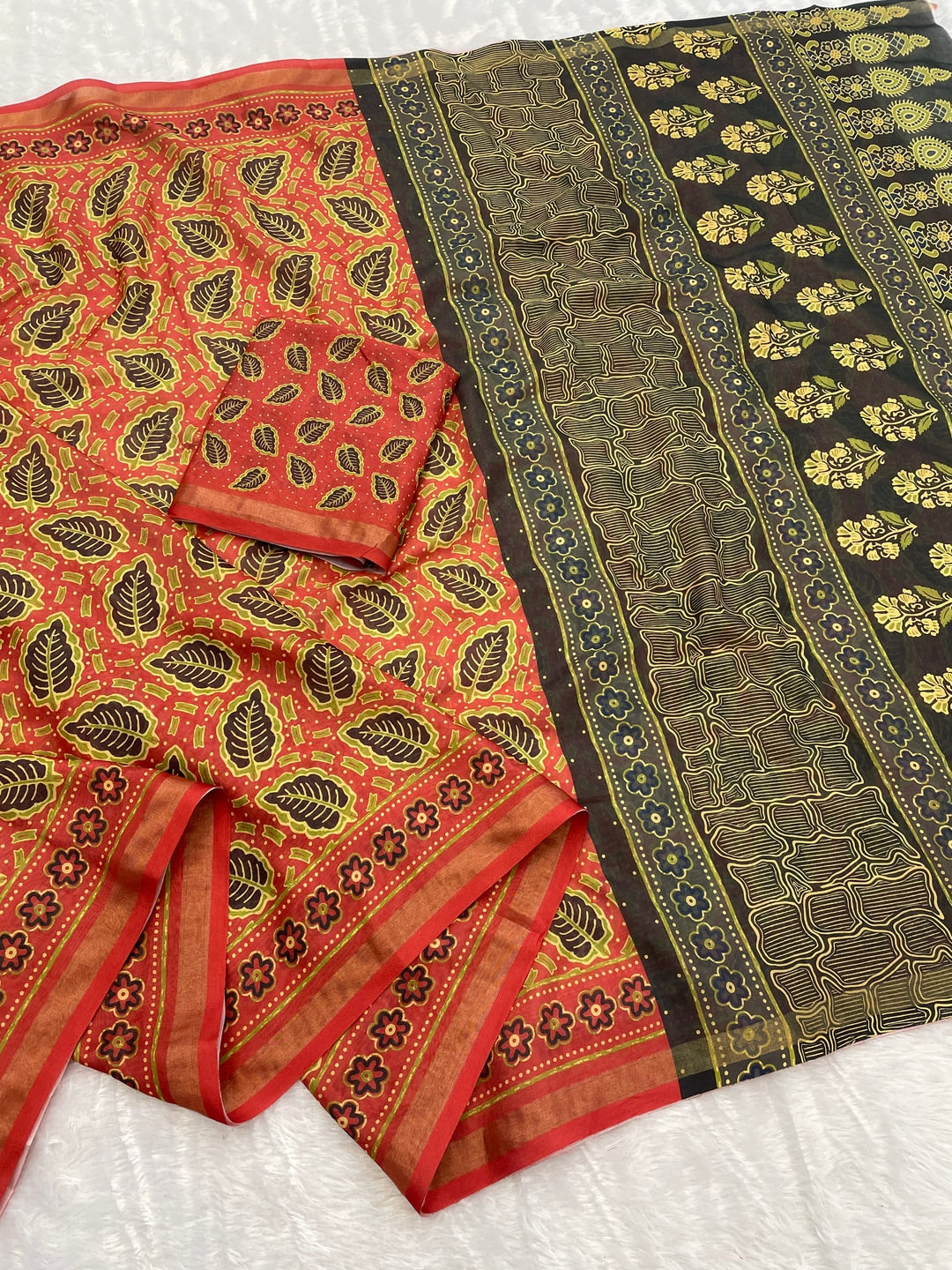 Peachmode Pink Ajrak Printed Mul Cotton Saree - Image 2