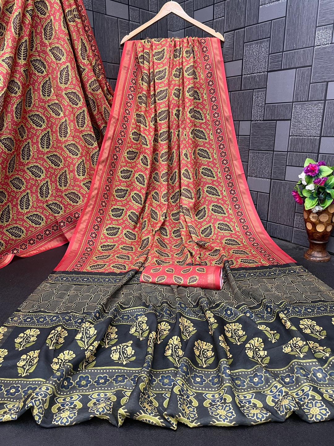 Peachmode Pink Ajrak Printed Mul Cotton Saree - Image 3