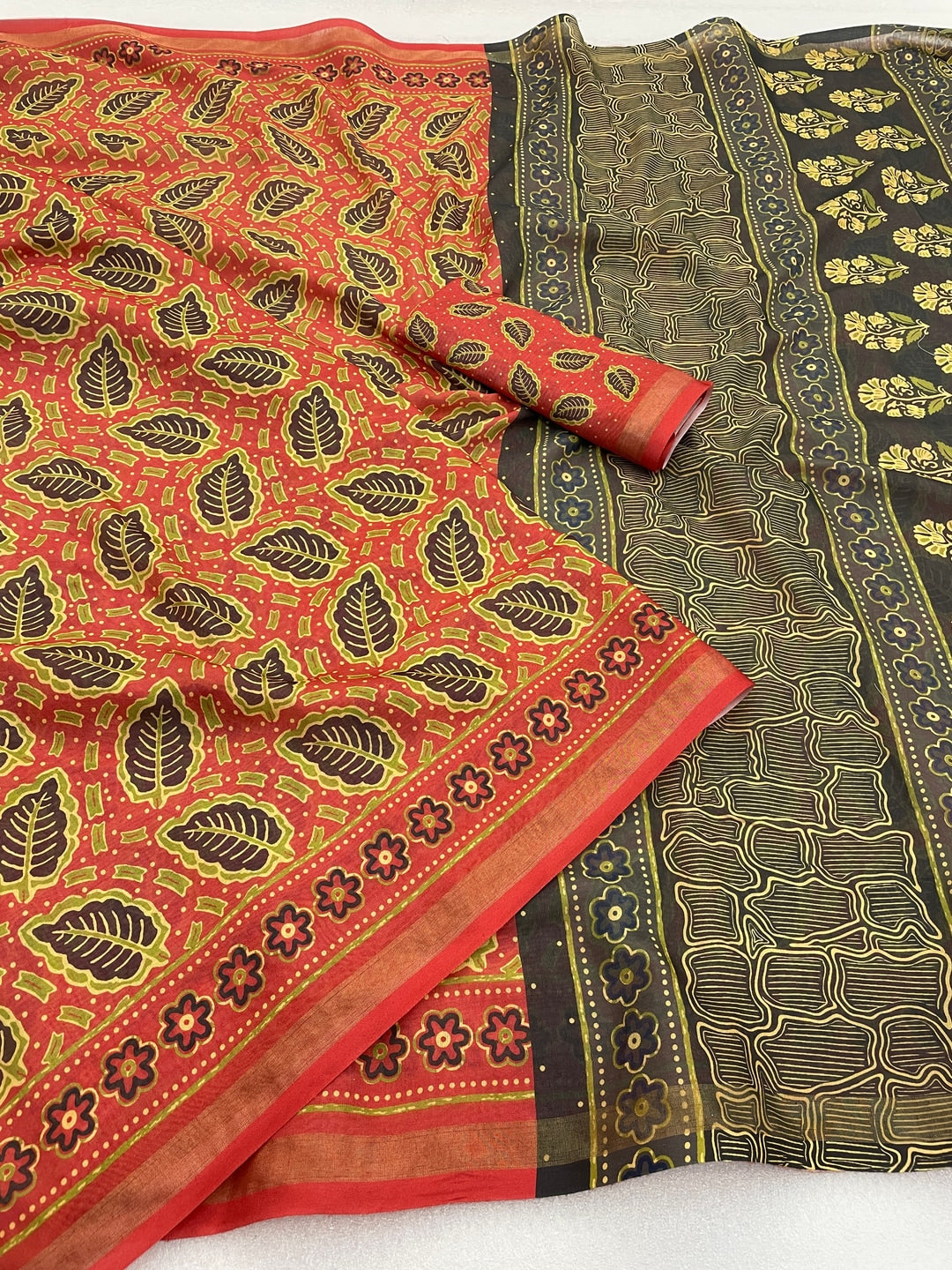 Peachmode Pink Ajrak Printed Mul Cotton Saree - Image 4