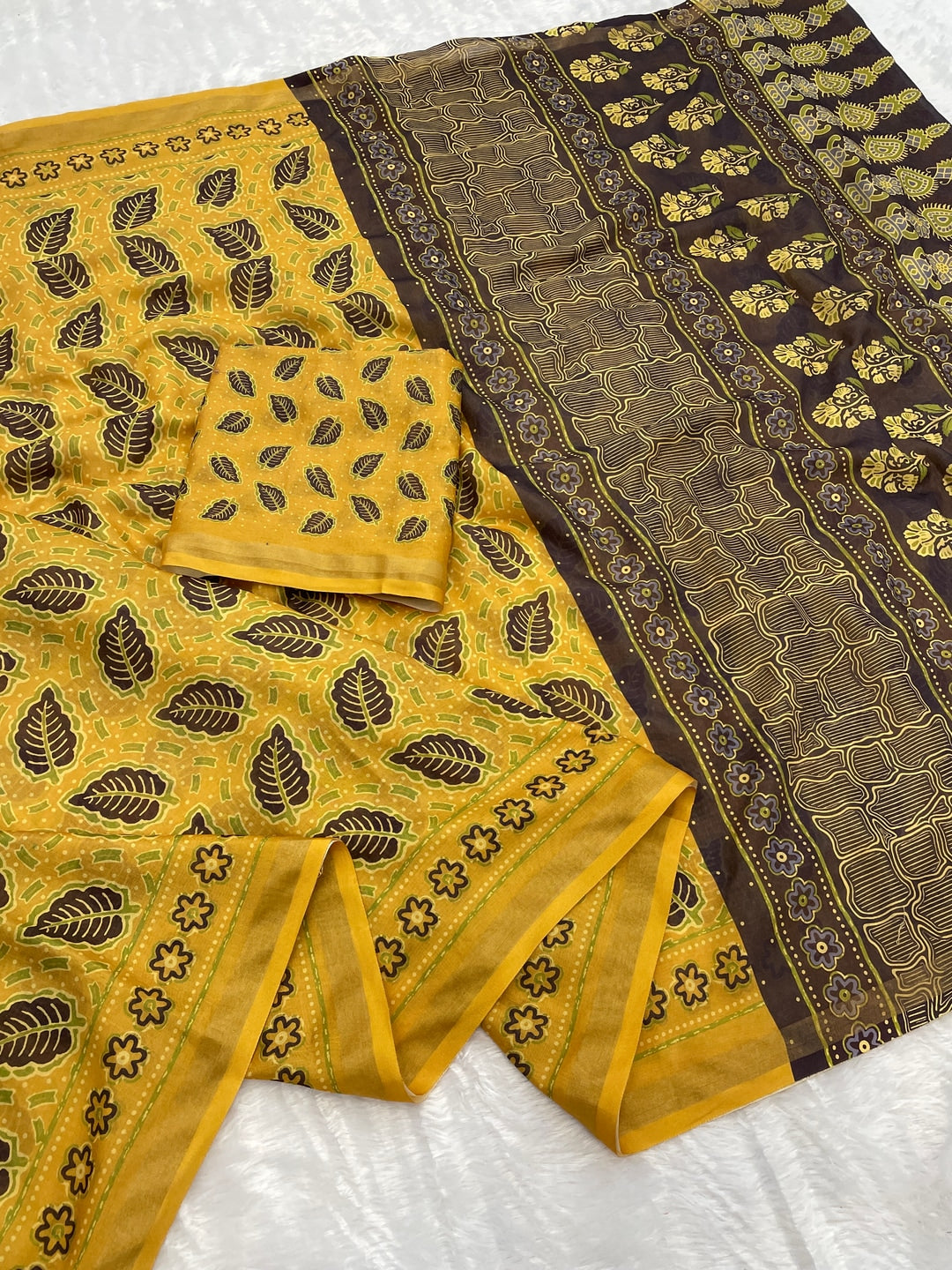 Peachmode Mustard Ajrak Printed Mul Cotton Saree - Image 3