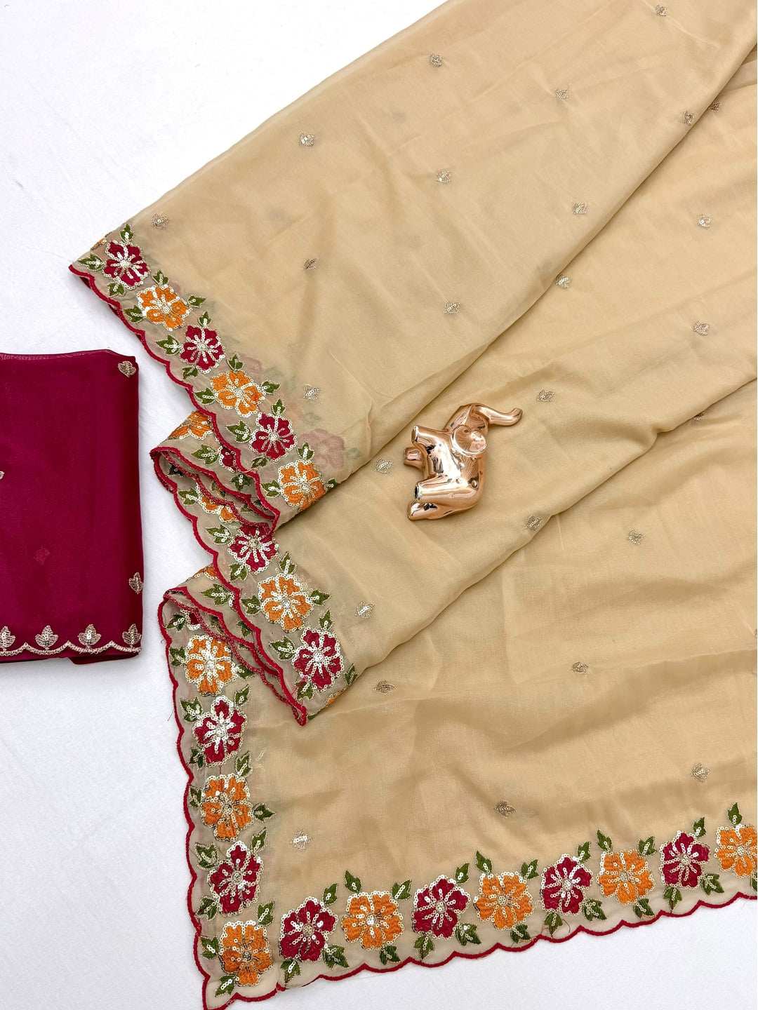 Peachmode Cream Floral Embroidered Georgette Saree - Image 2