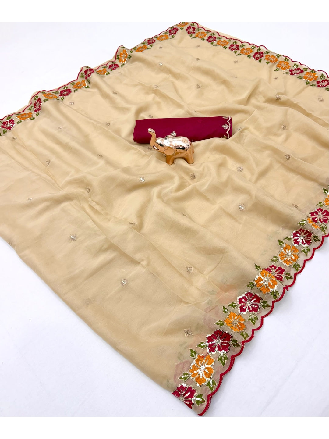 Peachmode Cream Floral Embroidered Georgette Saree - Image 4