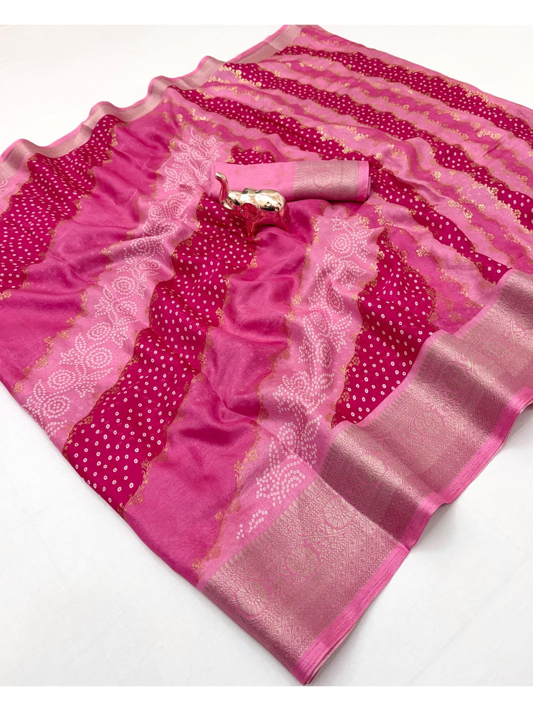 Peachmode Magenta Pink Lahariya Zari Woven Dola Silk Saree - Image 3