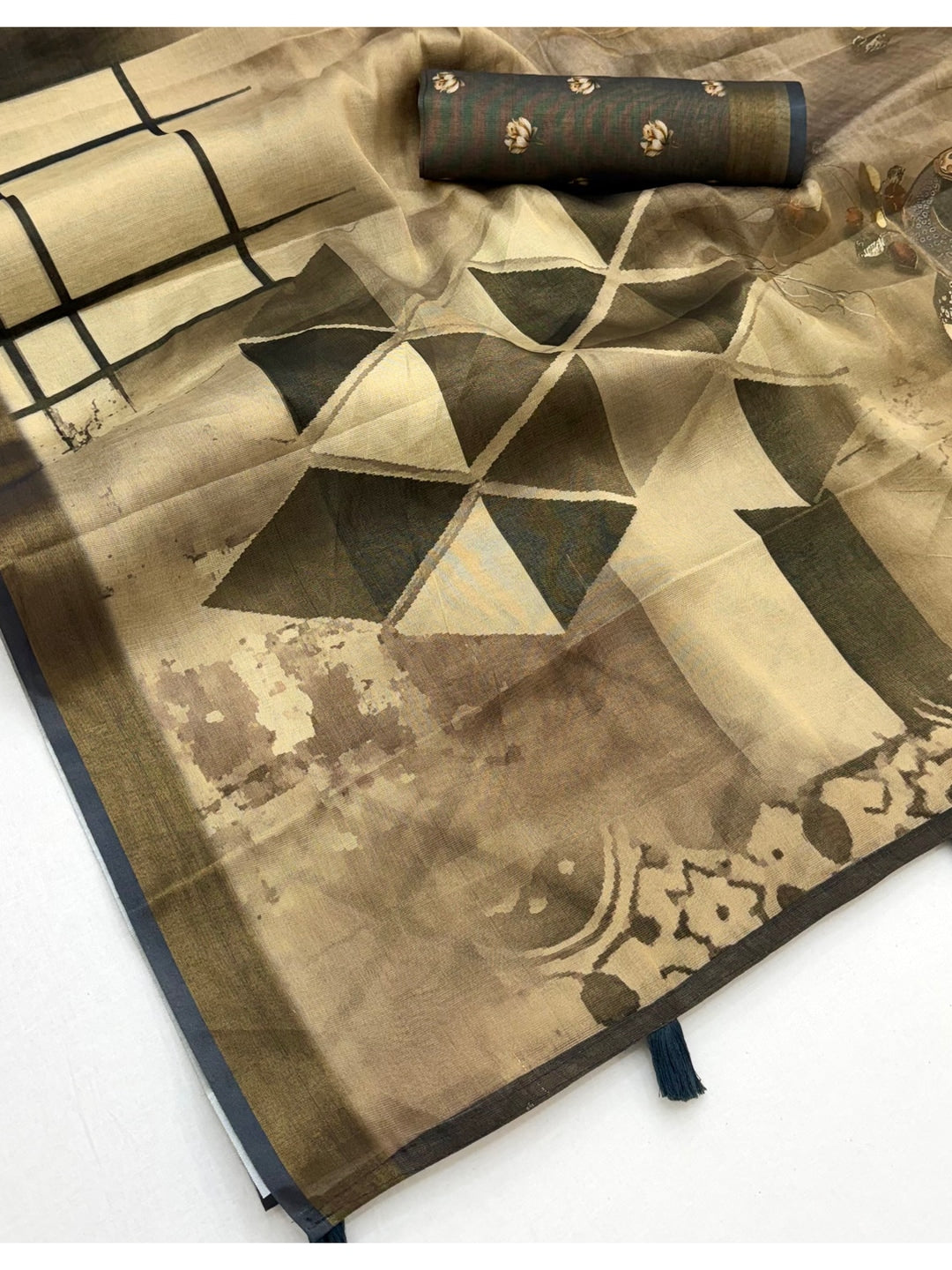 Peachmode Beige Rashna Digital Printed Erode Silk Saree - Image 5
