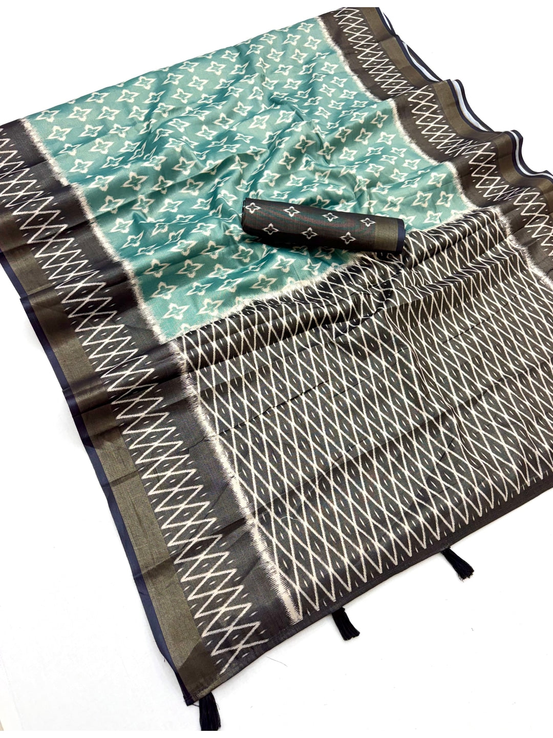 Peachmode Turquoise Digital Printed Silk Blend Saree - Image 3