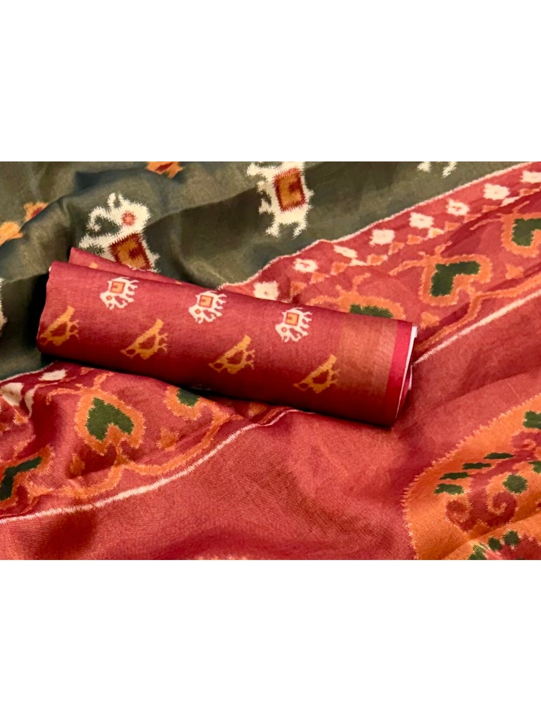 Peachmode Olive Digital Printed Silk Blend Saree - Image 4