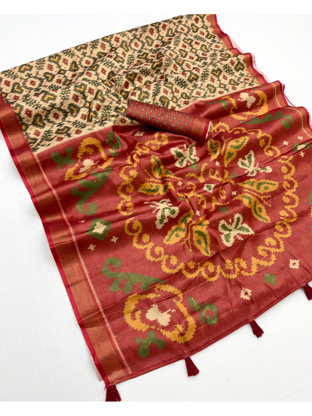 Peachmode Cream Digital Printed Silk Blend Saree - Image 3