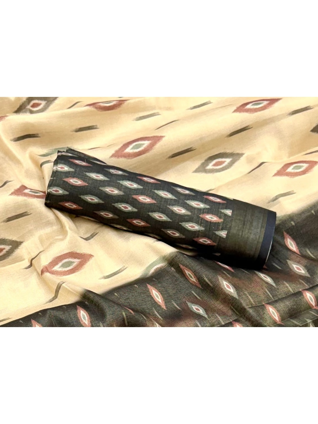 Peachmode Cream Digital Printed Silk Blend Saree - Image 4