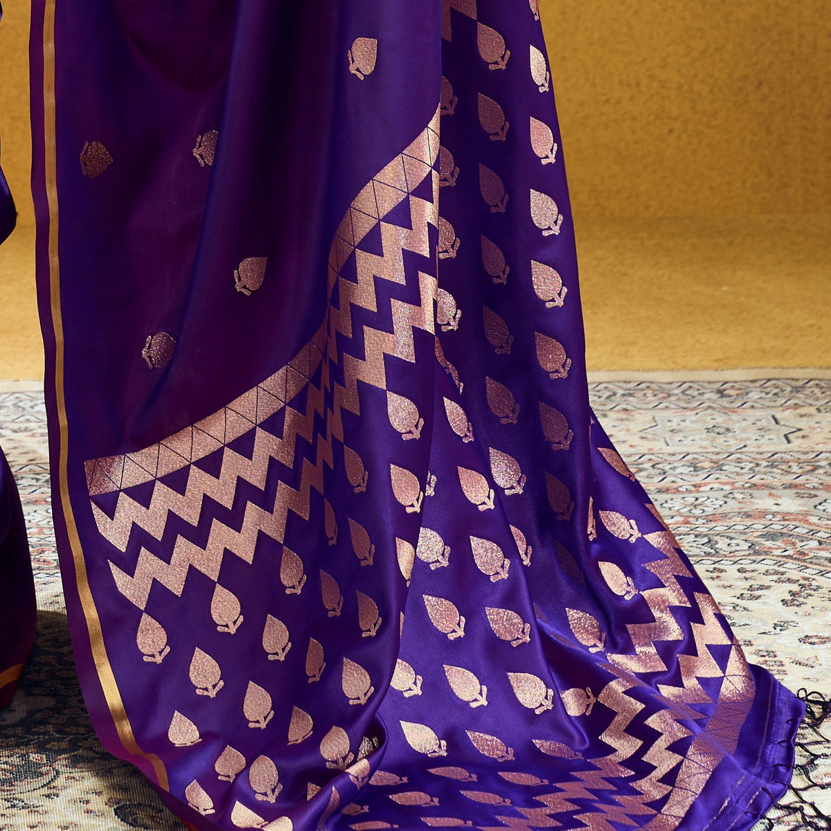 Peachmode Purple Satin Handloom Woven Saree - Image 5