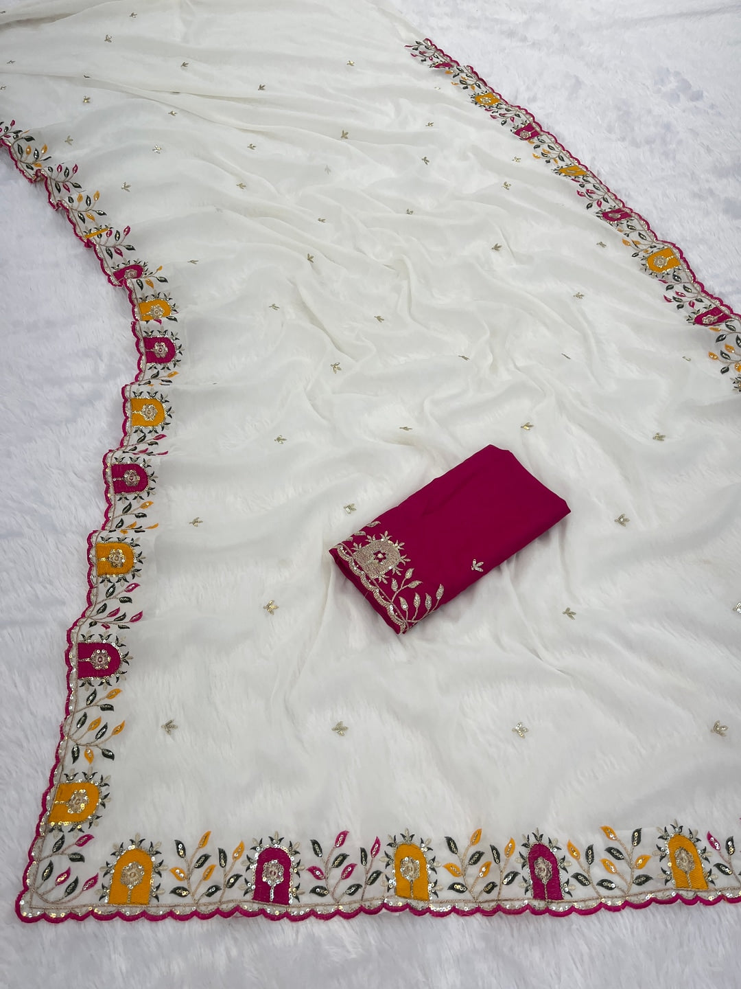 Peachmode Offwhite Embroidered Georgette Silk Saree - Image 3