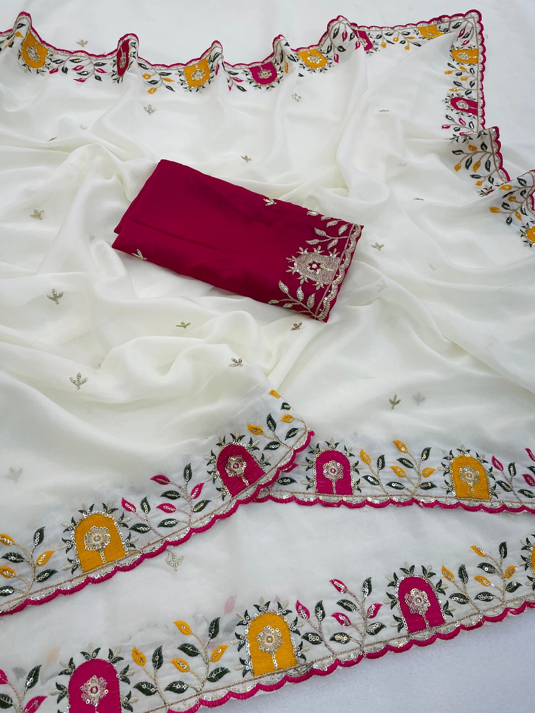 Peachmode Offwhite Embroidered Georgette Silk Saree - Image 5