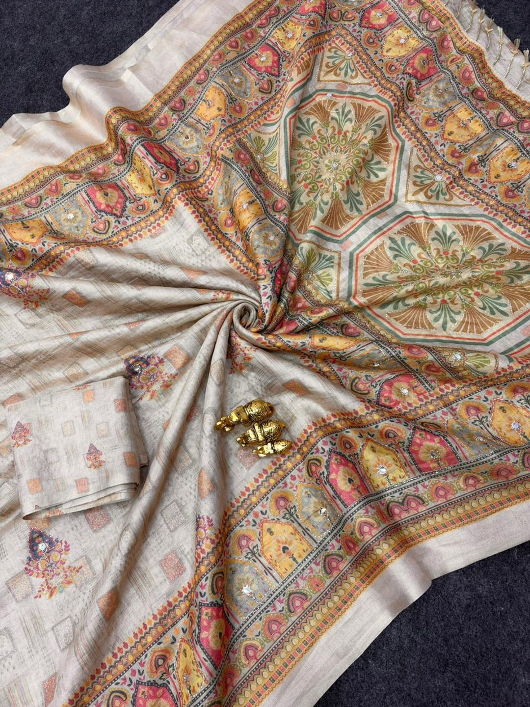 Peachmode Beige Ethnic Motif Printed Erod Silk Saree With Mirror Work - Image 5