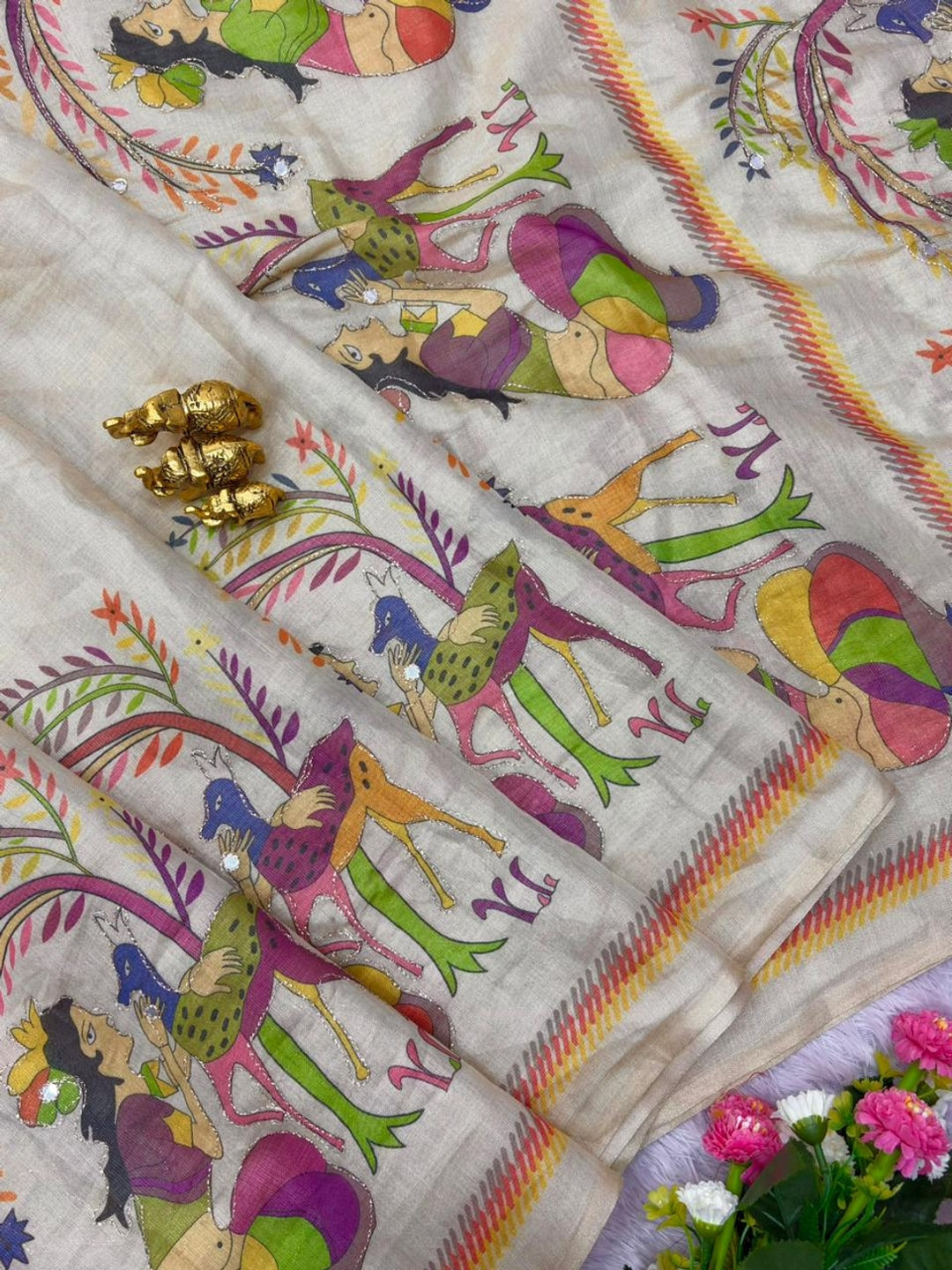 Peachmode Cream Folk Art Printed Erod Silk Saree With Mirror Work - Image 4