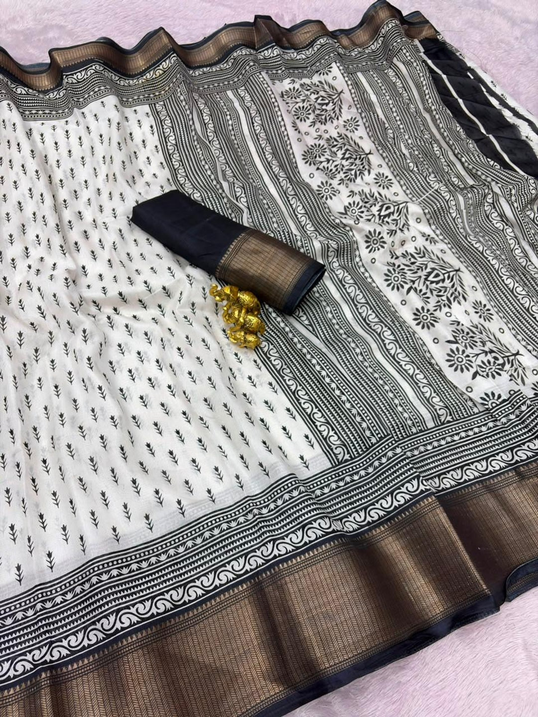 Peachmode White Buti Printed Dola Silk Saree With Black Zari Border - Image 4