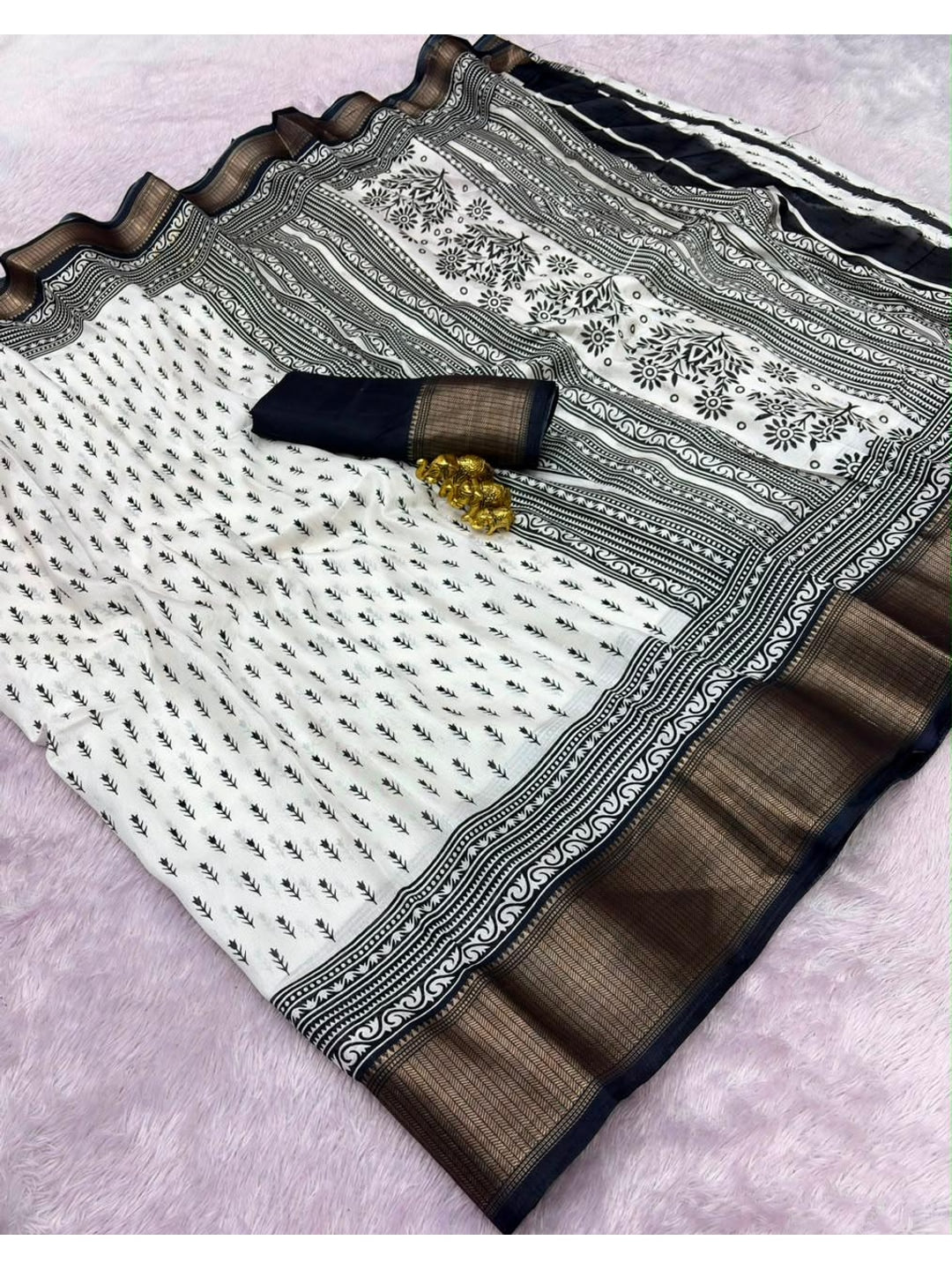 Peachmode White Buti Printed Dola Silk Saree With Black Zari Border - Image 5