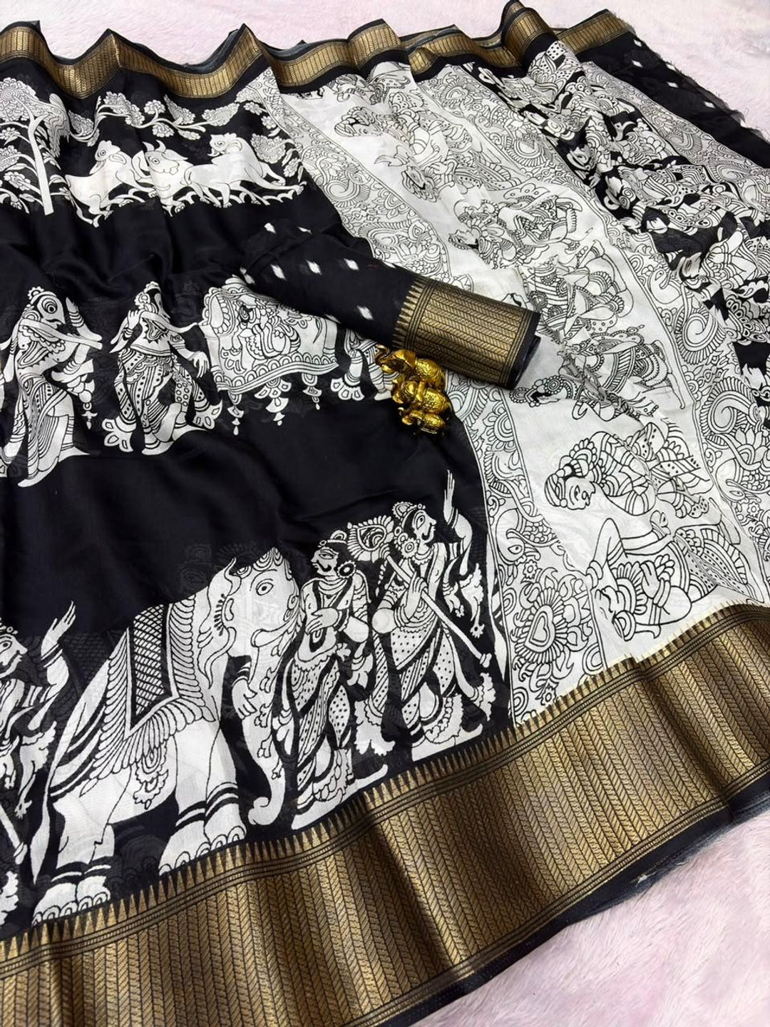Peachmode Black Kalamkari Printed Dola Silk Saree With Black Zari Border - Image 4