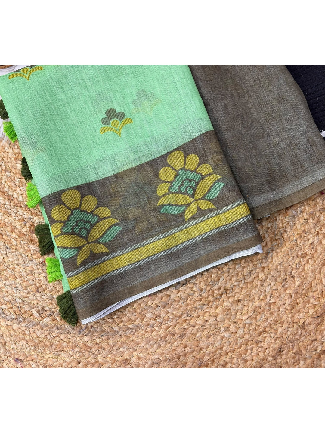 Peachmode Light Green Printed Linen Cotton Saree - Image 4