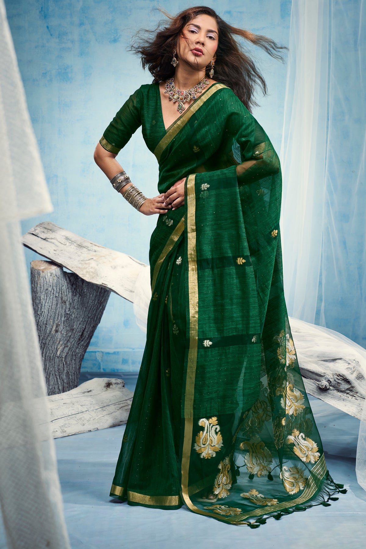 Peachmode Green Pure Munga Silk Handloom Woven Saree - Image 1