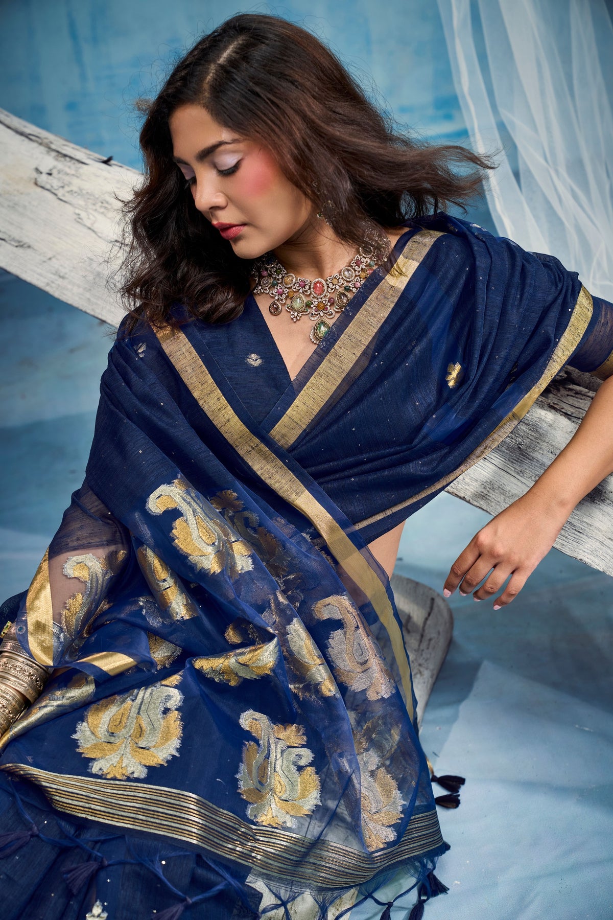 Peachmode Navy Blue Pure Munga Silk Handloom Woven Saree - Image 5